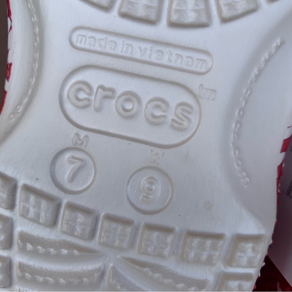 NWT CROCS Classic Holiday Sweater Clog - Picture 6 of 8